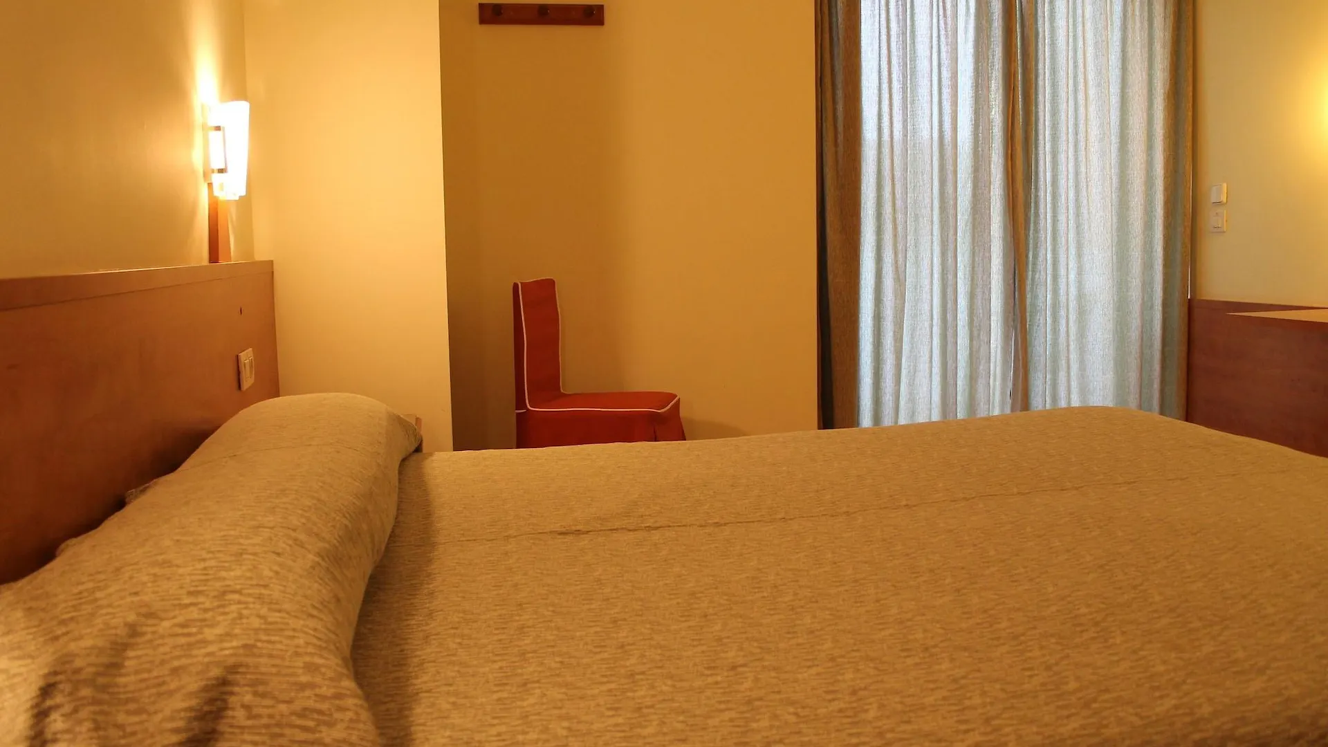 Hotel Flora Parc Castelldefels 3*,  Spanien
